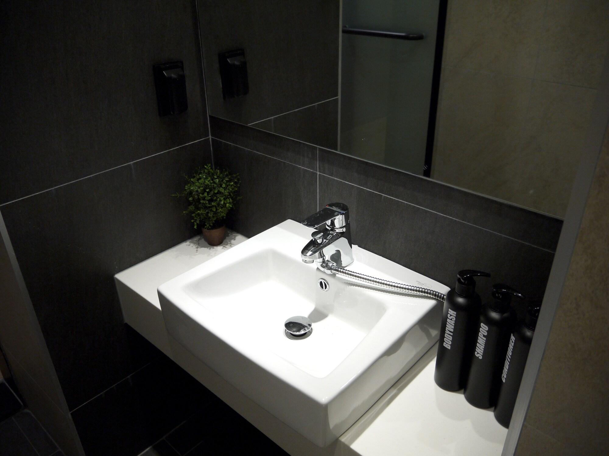 Hotel Cleo Hongdae 2*