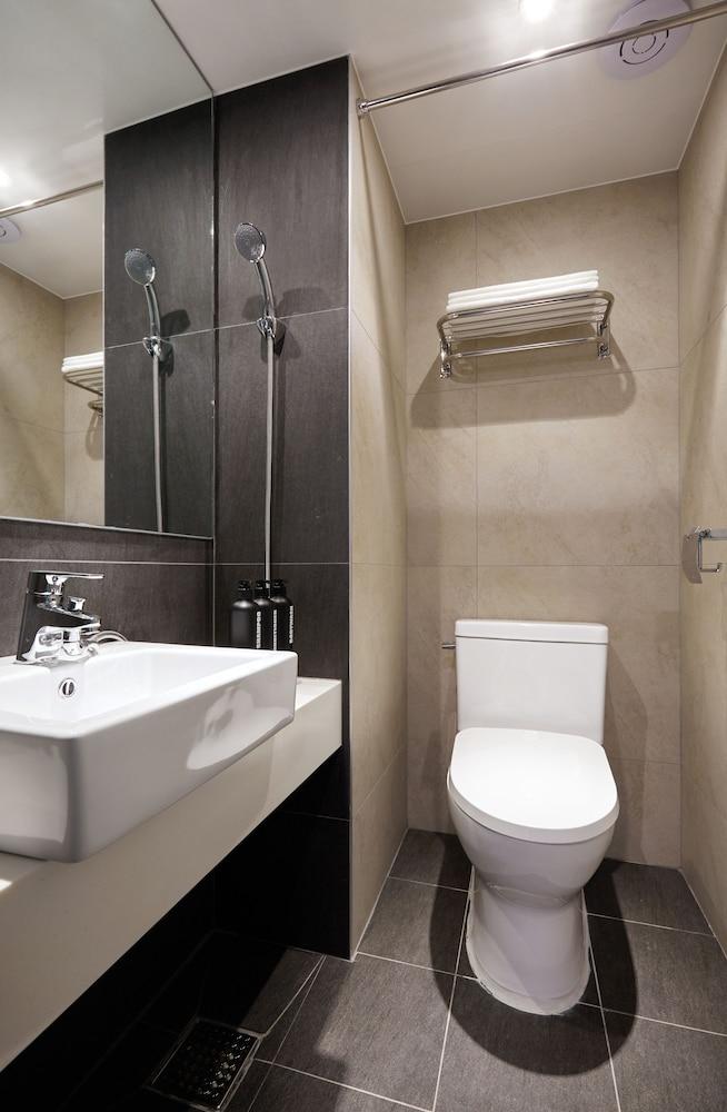 Hotel Cleo Hongdae 2*