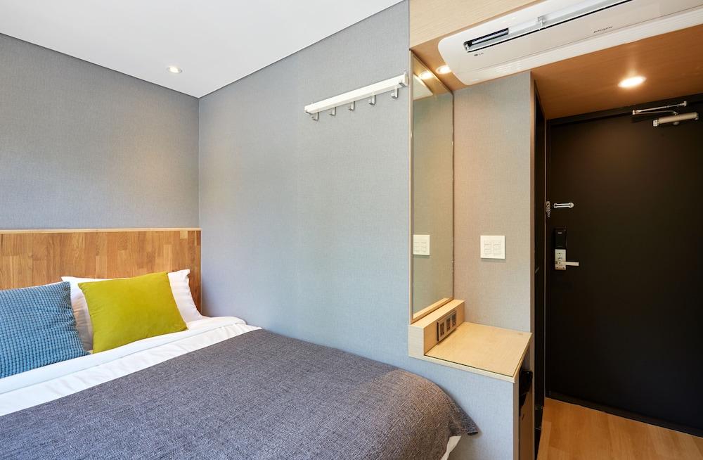 Hotel Cleo Hongdae 2*